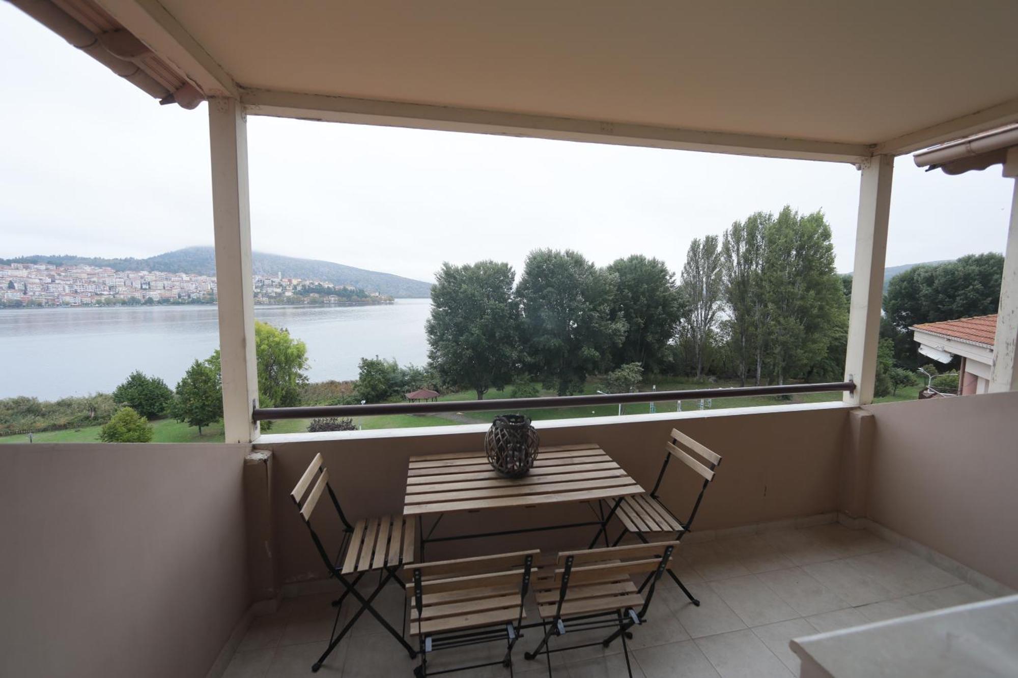 Lida'S Apartment Lake View كاستوريا المظهر الخارجي الصورة
