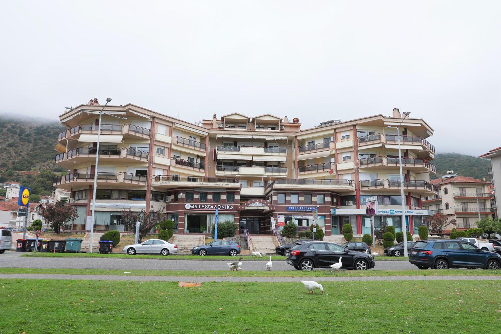 Lida'S Apartment Lake View كاستوريا المظهر الخارجي الصورة